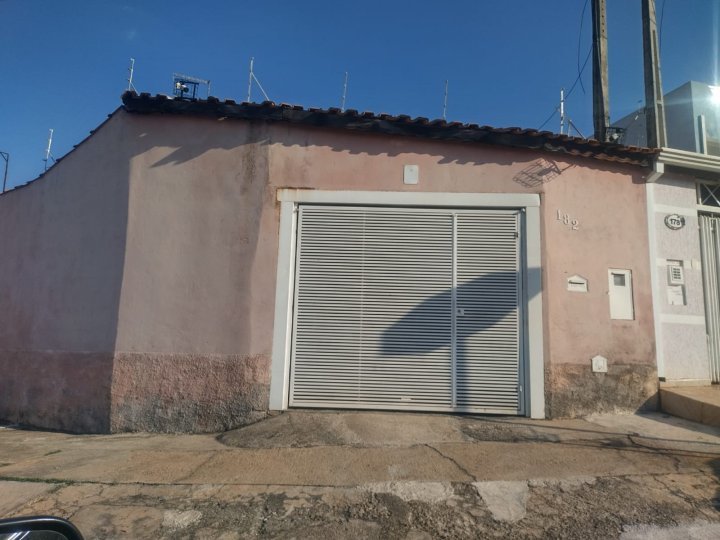 Casa Wanel 5, esquina, moradia ou investimento.